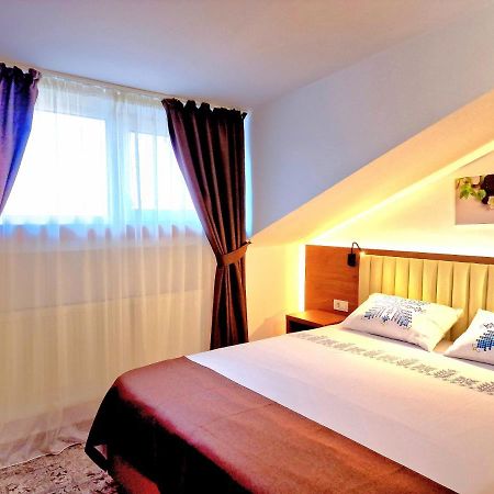 Stay Inn Rediu Valea Lupului  Exterior foto