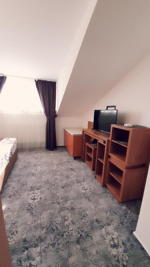 Stay Inn Rediu Valea Lupului  Exterior foto