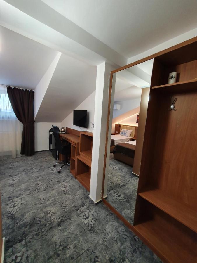 Stay Inn Rediu Valea Lupului  Exterior foto