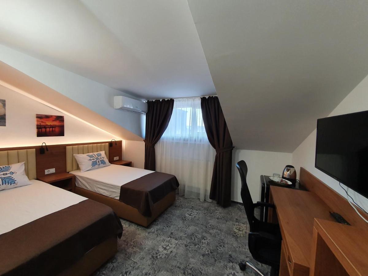 Stay Inn Rediu Valea Lupului  Exterior foto
